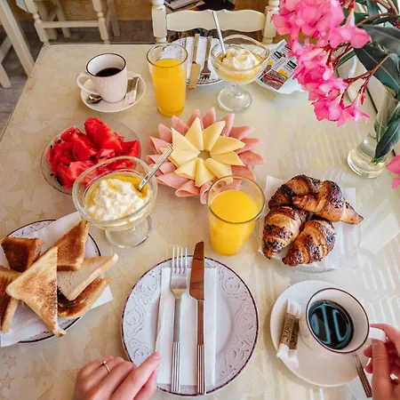 Zuma 2* Perissa (Santorini)