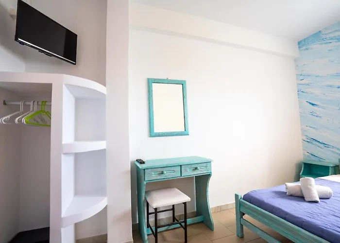 Aparthotel Zuma Perissa (Santorini)