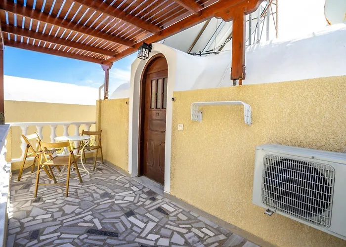 Dima Apart Otel Perissa (Santorini)