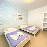 Hotel apartamentowy Dima Perissa (Santorini)