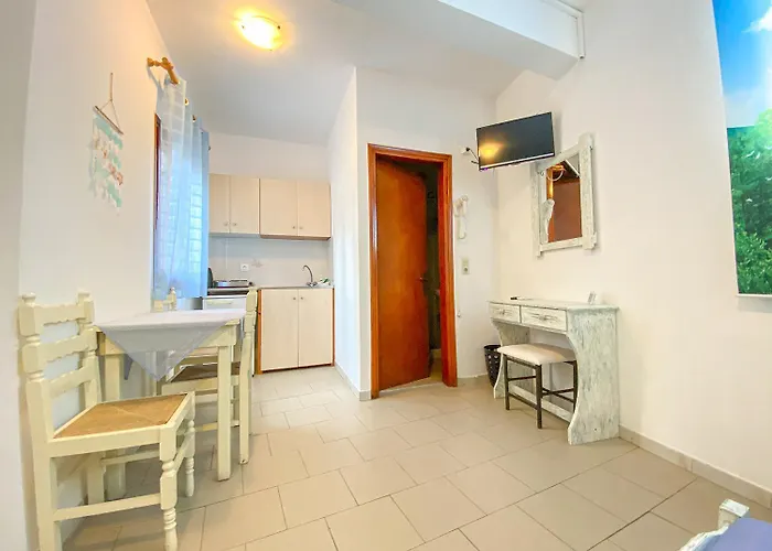 Dima 2* Perissa (Santorini)